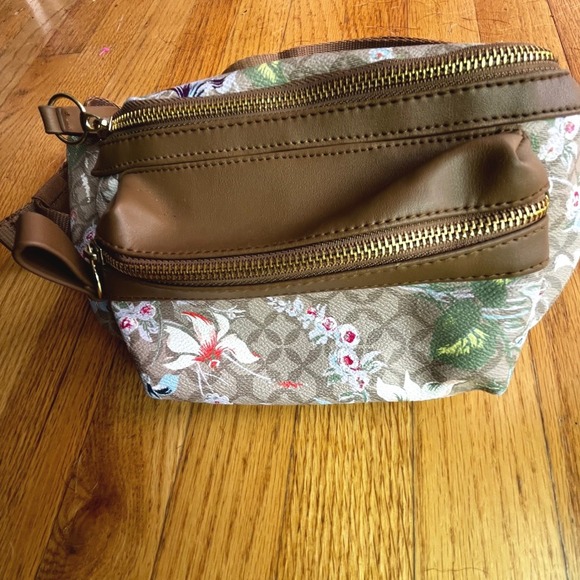 SOLD - Picture 5 of 9